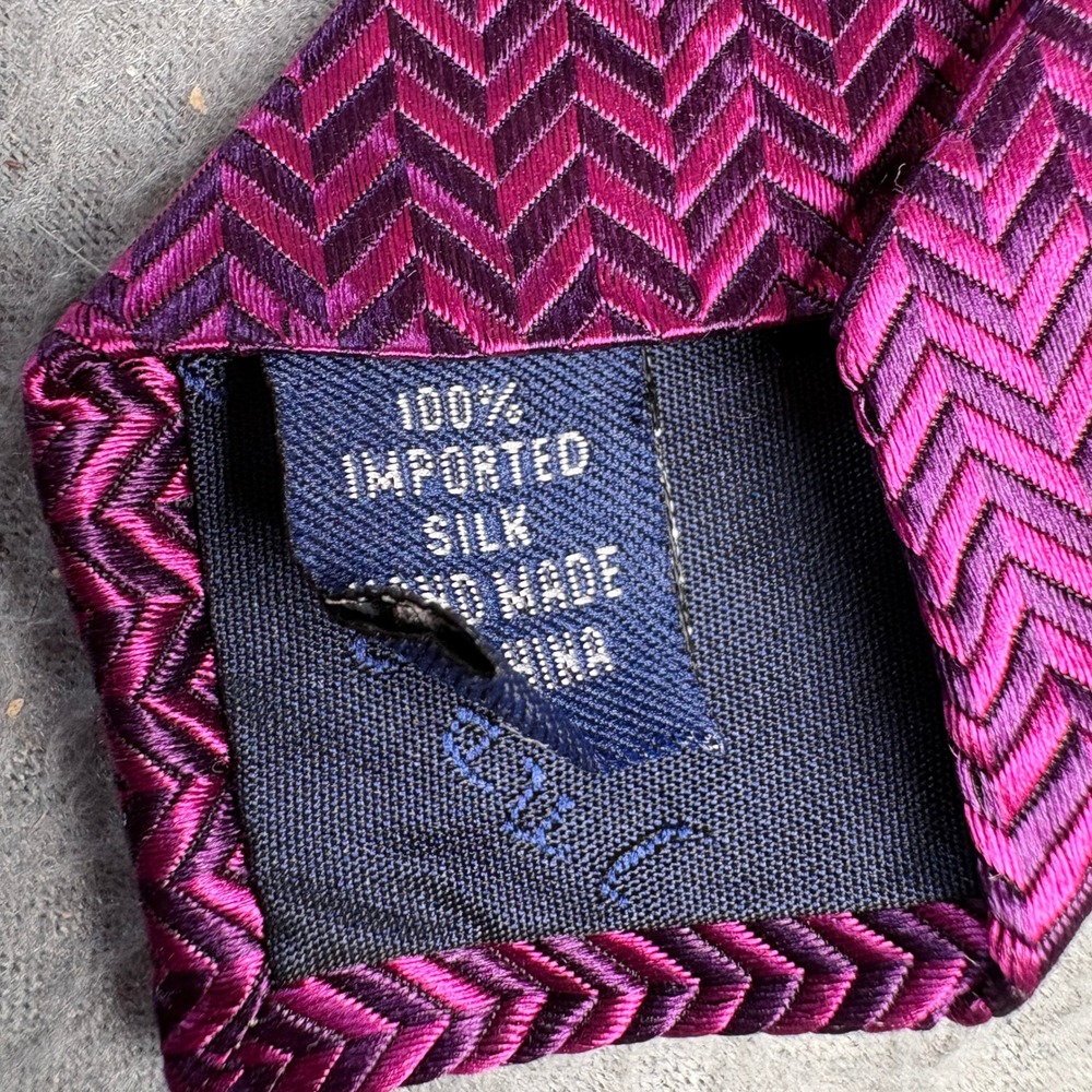 Paul Fredrick Mens Silk Necktie Magenta Pink Purple Chevron Herringbone Tie - Picture 7 of 8